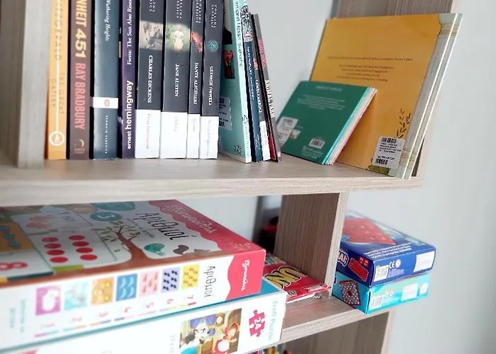 Vasileiadou & Maisonettes 플로지타