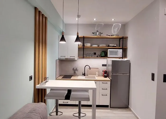 아파트 Vasileiadou & Maisonettes 플로지타