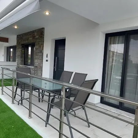 Vasileiadou & Maisonettes 아파트 플로지타