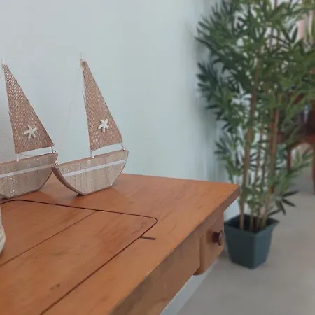 Vasileiadou & Maisonettes 플로지타